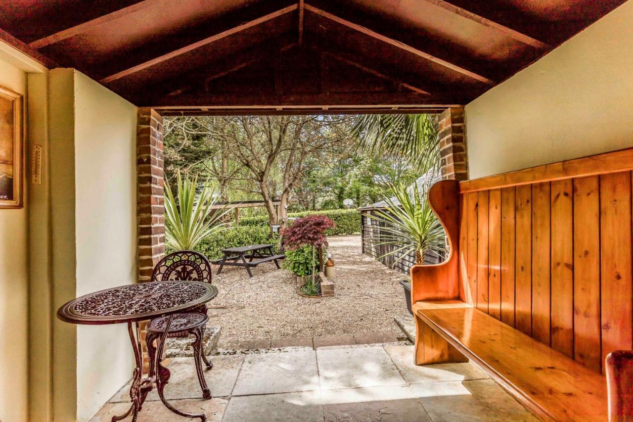 Hunston Mill Self Catering Dog Stay For Free Chichester Exterior foto